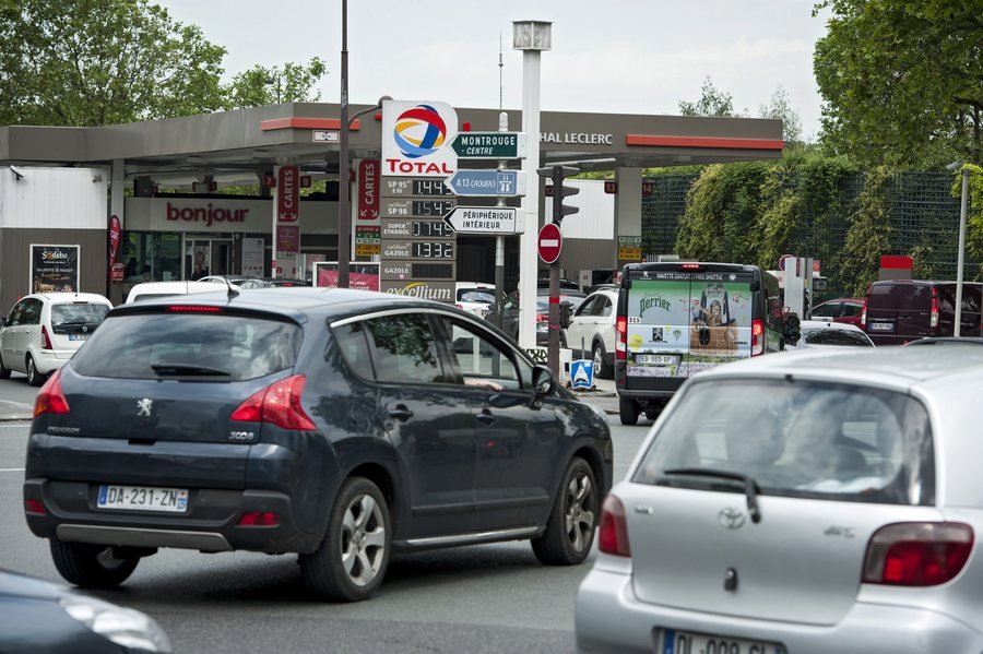 Γαλλία: Επεισόδια και διαδηλώσεις για τα εργασιακά -Απέκλεισαν πυρηνικά εργοστάσια | iefimerida.gr 6