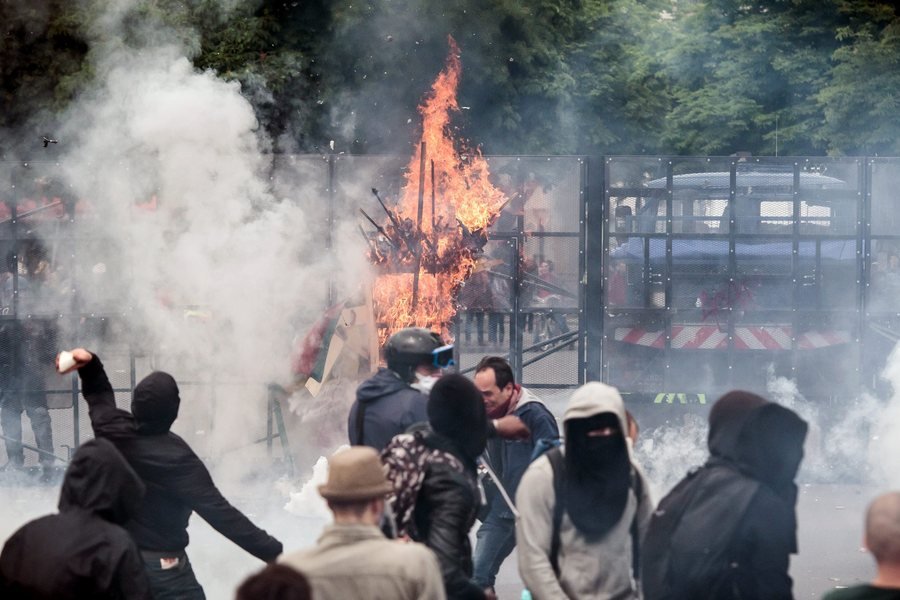 Γαλλία: Επεισόδια και διαδηλώσεις για τα εργασιακά -Απέκλεισαν πυρηνικά εργοστάσια | iefimerida.gr 4