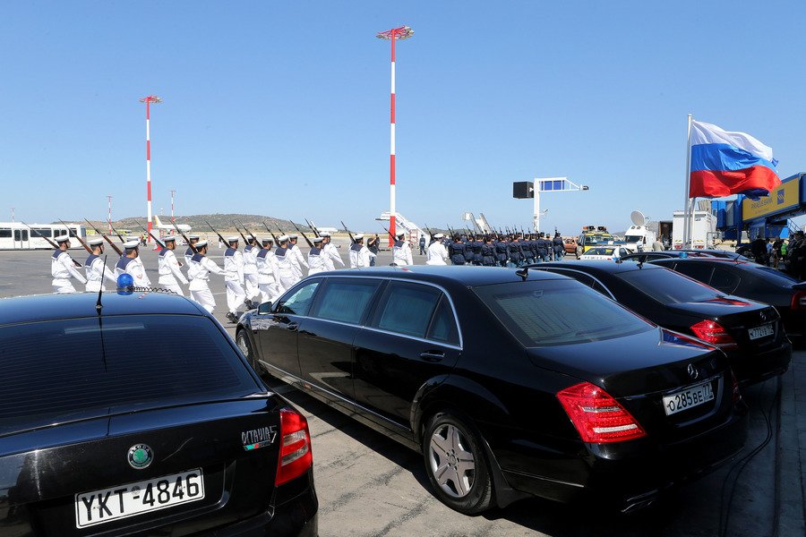 Η θωρακισμένη λιμουζίνα του Πούτιν -Το ρωσικό «Beast» [εικόνες-βίντεο] | iefimerida.gr 5