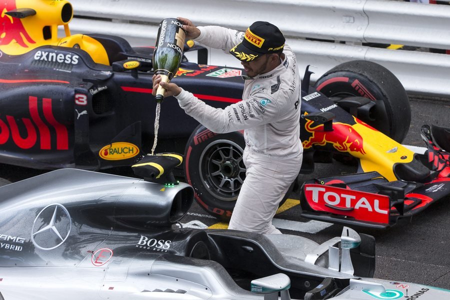 «Πρίγκιπας» ο Χάμιλτον: Θριάμβευσε στο Γκραν Πρι του Μονακό [εικόνες] | iefimerida.gr 0