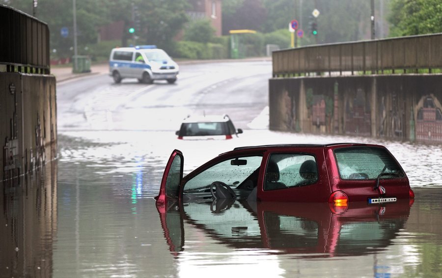 Πλημμύρες σάρωσαν τη Γερμανία -4 νεκροί, ανάμεσά τους και ένα 13χρονο κορίτσι [εικόνες & βίντεο]  | iefimerida.gr 3