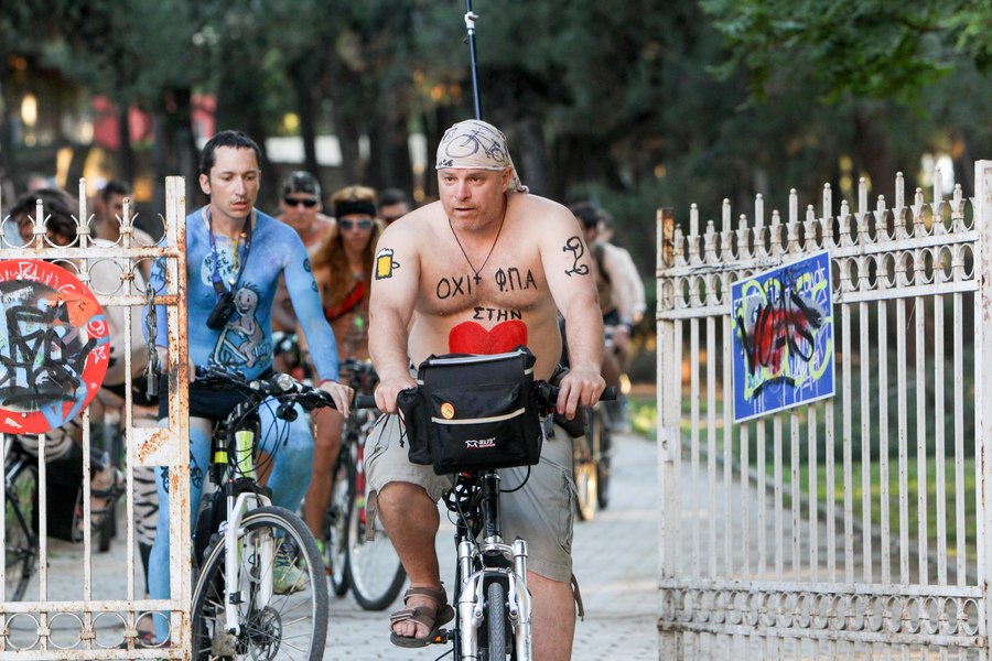 Γυμνή ποδηλατοδρομία στη Θεσσαλονίκη για καλό σκοπό [εικόνες] | iefimerida.gr 15