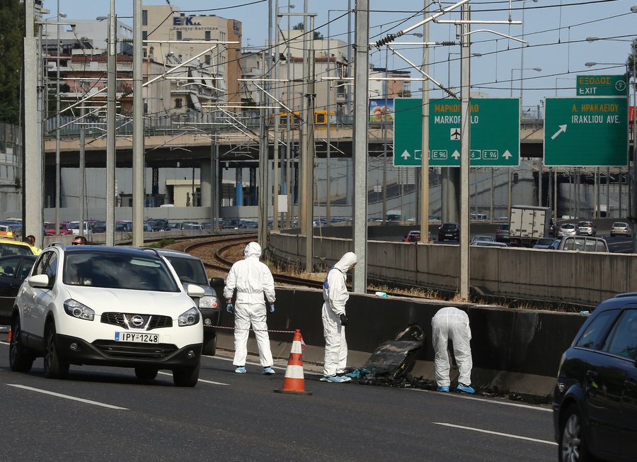 Απανθρακώθηκε στο αμάξι του ο εκδότης Μαυρίκος - Τα αναπάντητα ερωτήματα | iefimerida.gr 3