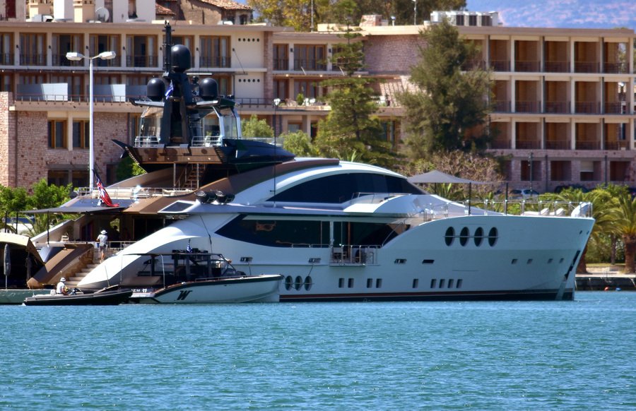 Η «Jaguar» των γιοτ στο λιμάνι του Ναυπλίου -Ανήκει στον βασιλιά του χάλυβα [εικόνες] | iefimerida.gr 2