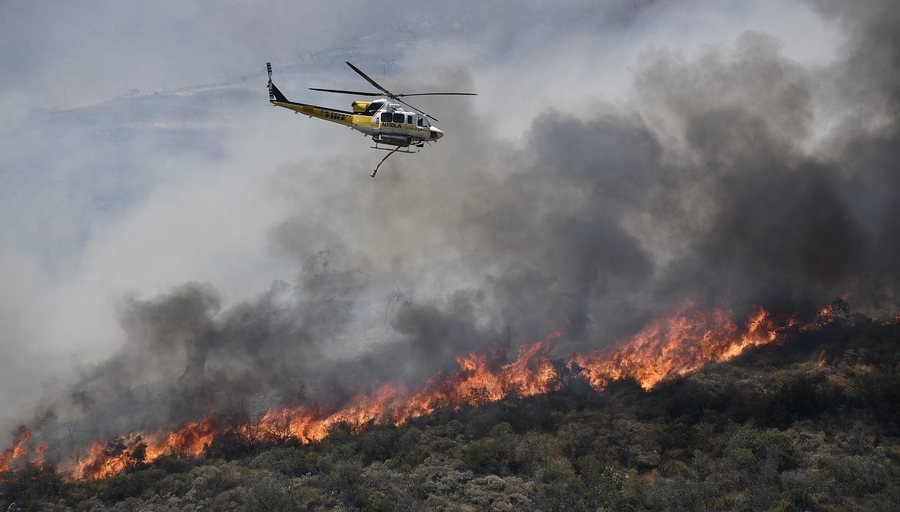 Στο έλεος των πυρκαγιών η Καλιφόρνια -Απομακρύνθηκαν εκατοντάδες άνθρωποι [εικόνες]  | iefimerida.gr 2