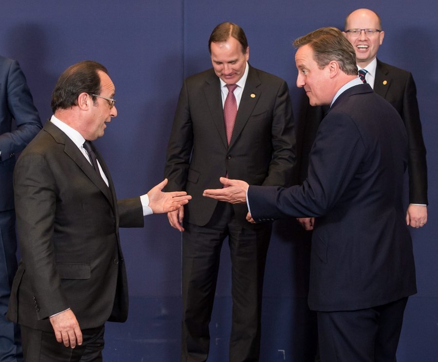 Ο Κάμερον στη Σύνοδο Κορυφής: Γέλια και αγκαλιές πριν το άβολο δείπνο με τους 27 [εικόνες-βίντεο] | iefimerida.gr 4