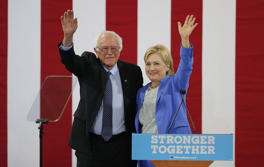 Και επίσημα στο πλευρό της Κλίντον ο Σάντερς -Κοινή εμφάνιση των δυο [εικόνες&βίντεο] | iefimerida.gr 2