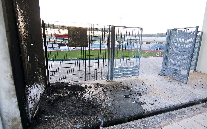 «Καμένη γη» το Πανθεσσαλικό Στάδιο - Δεν άφησαν τίποτα όρθιο οι χούλιγκανς [εικόνες] | iefimerida.gr 1