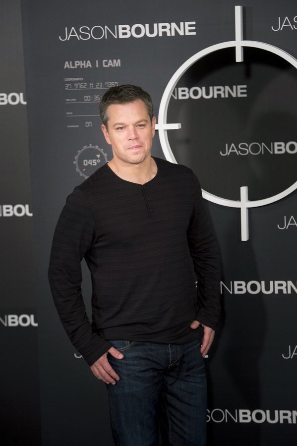 Η απίστευτη αλλαγή του Ματ Ντέιμον -Εχει κοτσίδα [εικόνες] | iefimerida.gr 0