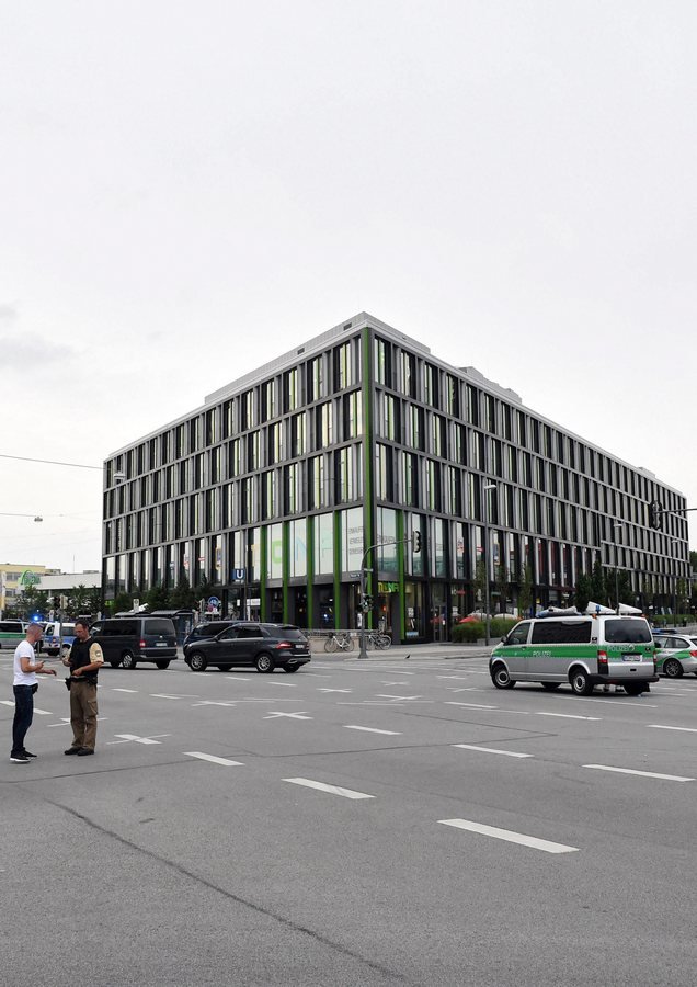 Βίντεο ντοκουμέντο από την επιχείρηση της αστυνομίας στο Μόναχο [εικόνες και βίντεο] | iefimerida.gr 6