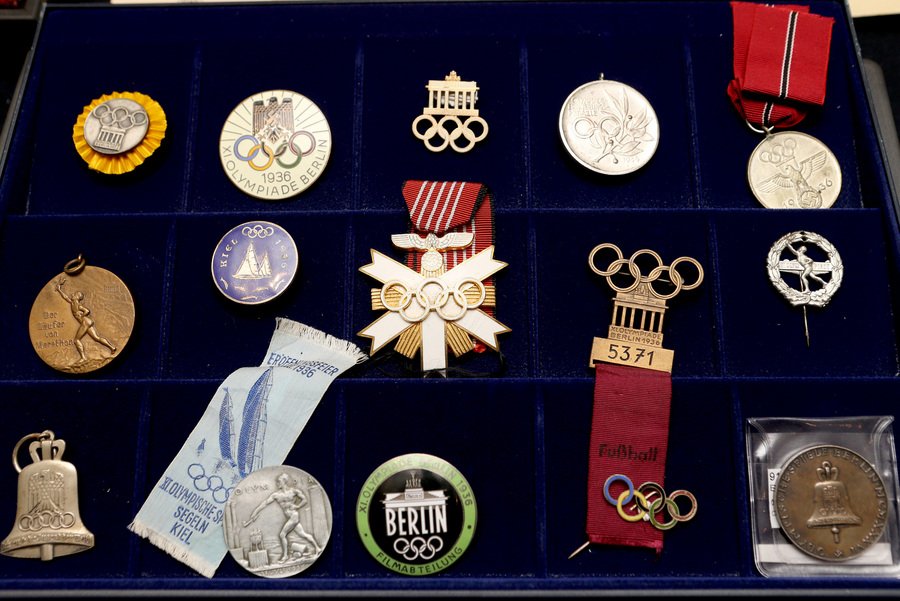 Μοναδική συλλογή από 6.700 αντικείμενα Ολυμπιακών Αγώνων -Απο δάδες μέχρι το παπούτσι του Μπολτ [εικόνες] | iefimerida.gr 2