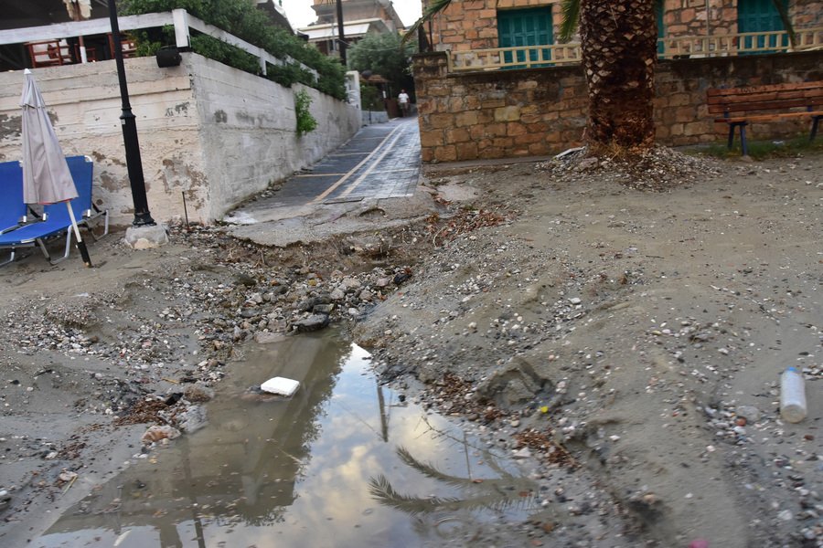 Σοβαρές ζημιές στο Τολό από την καταιγίδα -Πλημμύρισαν κατοικίες [εικόνες]  | iefimerida.gr 2