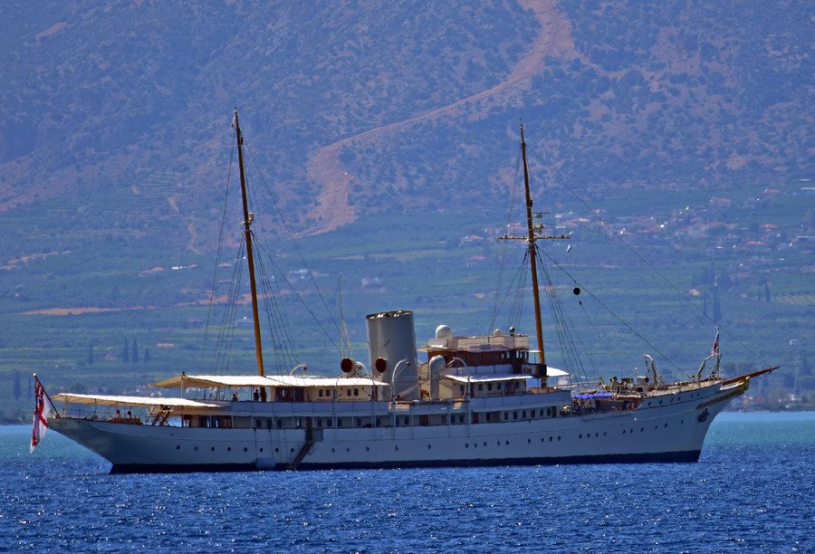 Ενα πολυτελές γιοτ με ιστορία, στο Ναύπλιο [εικόνες & βίντεο] | iefimerida.gr 2