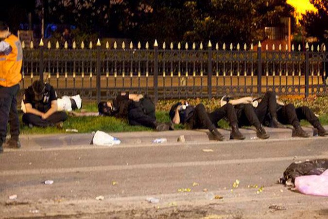 Βήμα πίσω από τον Ερντογάν - Απέσυρε την αστυνομία αλλά δεν υποχωρεί | iefimerida.gr 7