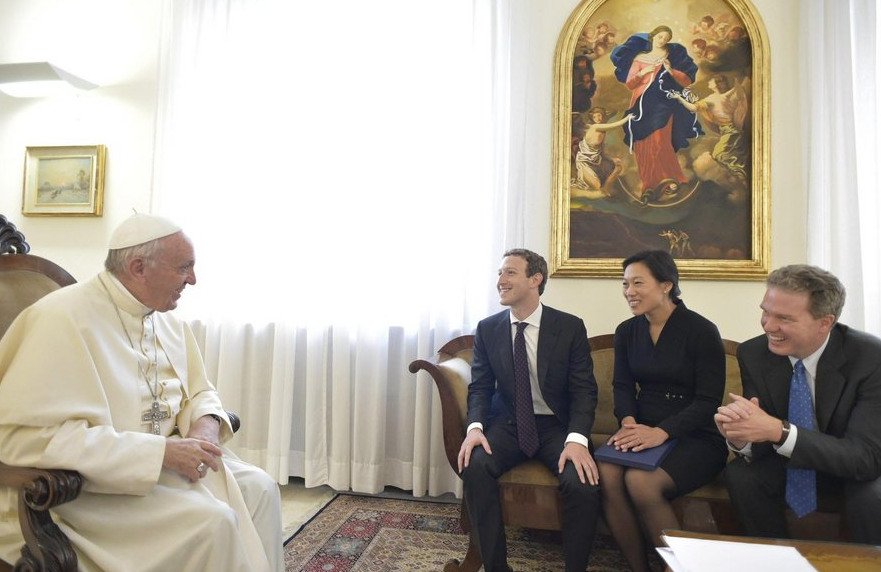 Συνάντηση του Πάπα με τον ιδρυτή του Facebook Μαρκ Ζούκερμπεργκ [εικόνες & βίντεο] | iefimerida.gr 0