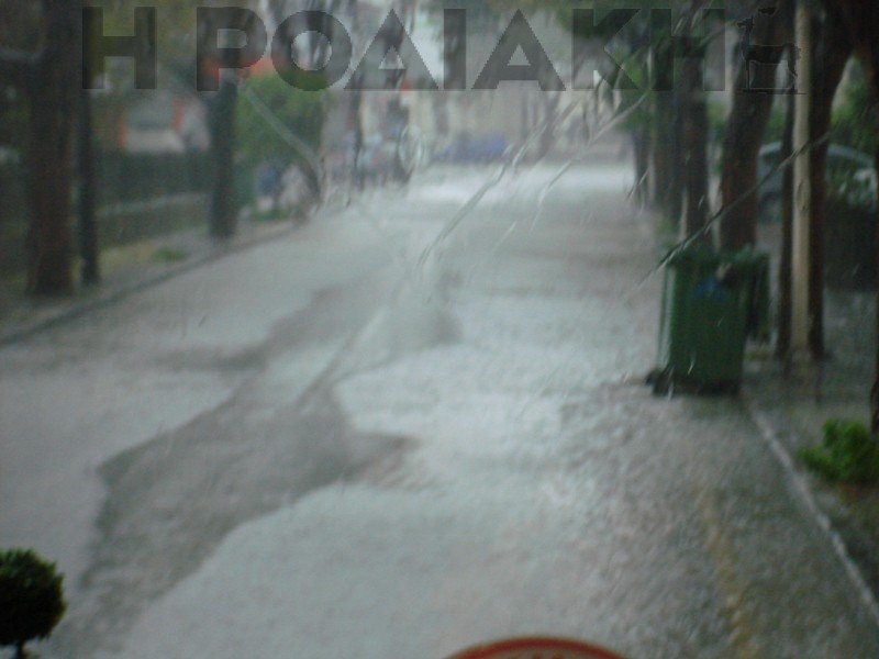 Ανοιξαν οι ουρανοί στη Ρόδο -Η ισχυρή βροχή μετέτρεψε σε χείμαρρο τους δρόμους [εικόνες] | iefimerida.gr 8