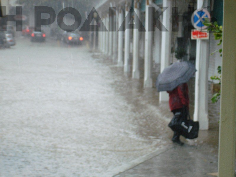 Ανοιξαν οι ουρανοί στη Ρόδο -Η ισχυρή βροχή μετέτρεψε σε χείμαρρο τους δρόμους [εικόνες] | iefimerida.gr 4