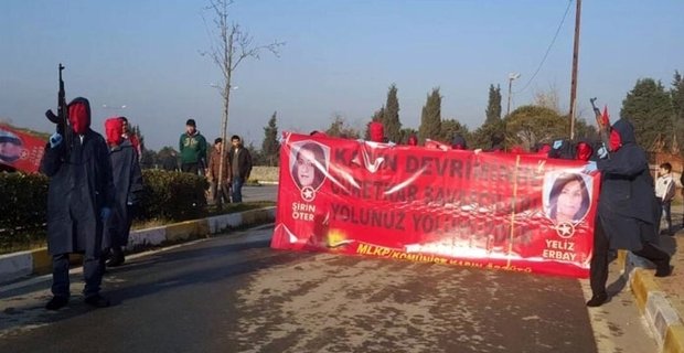 Βίαια επεισόδια στην Τουρκία στις κηδείες των 2 γυναικών που σκοτώθηκαν σε αστυνομική επιχείρηση [εικόνες] | iefimerida.gr 2