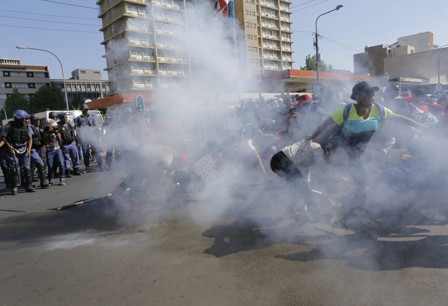 Συγκρούσεις στην Ν.Αφρική για την αύξηση στα δίδακτρα -Τουλάχιστον δύο φοιτητές τραυματίστηκαν [εικόνες]  | iefimerida.gr 1