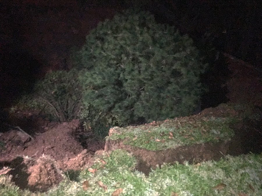 Ανοιξε η γη στην Εθνική Οδό Ιωαννίνων-Αρτας -Μπορεί να σχετίζεται με τον σεισμό [βίντεο] | iefimerida.gr 1