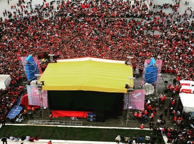 «Κάηκε» η Αλβανία – Υποδοχή ηρώων για την πρόκριση στο Euro 2016 [εικόνες & βίντεο] | iefimerida.gr 1