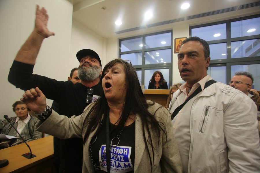 Μπλόκαραν πλειστηριασμούς σε Θεσσαλονίκη και Πάτρα – Ενταση στην Αθήνα [εικόνες] | iefimerida.gr 6