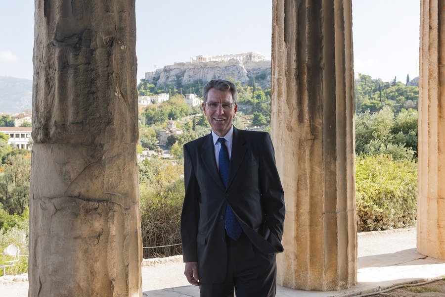 Η βόλτα του πρέσβη των ΗΠΑ στην Αρχαία Αγορά [εικόνες] | iefimerida.gr 2