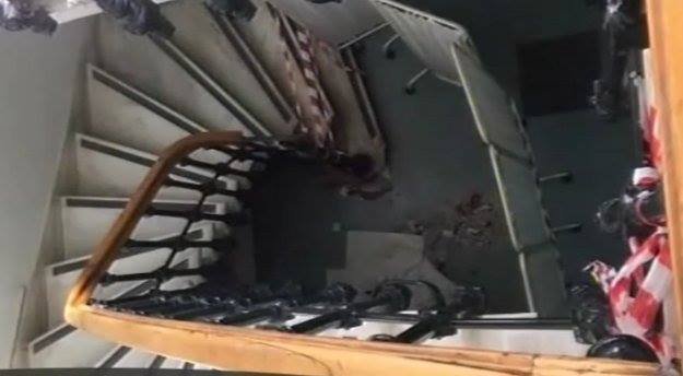 Νοσοκομείο «Ελπίς»: Μυστήριο με την «βουτιά» του γιατρού στο κενό [εικόνες] | iefimerida.gr 1