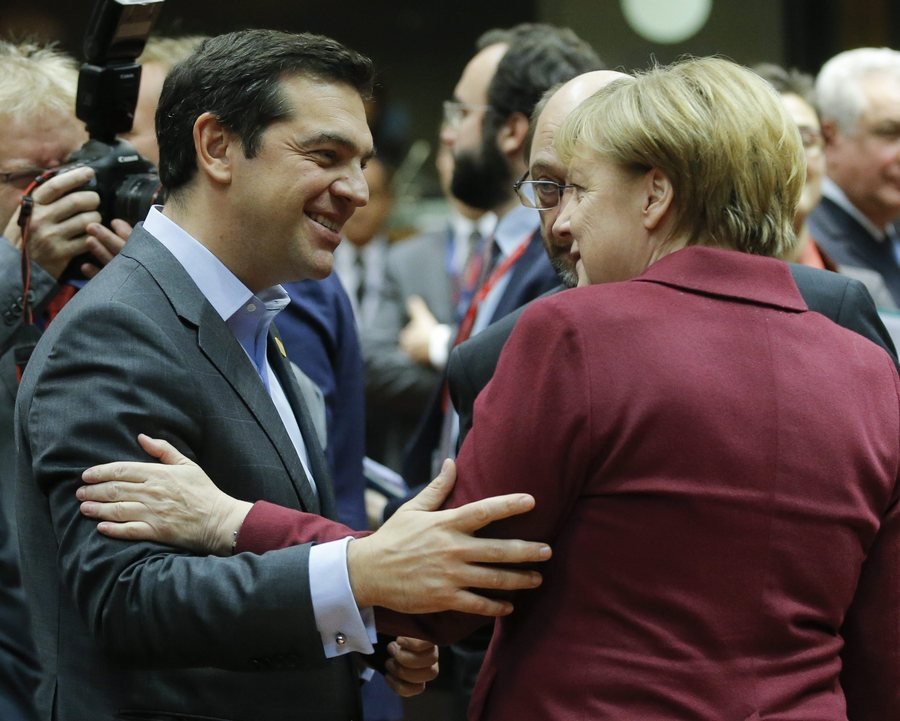 Τα γέλια του Τσίπρα με Μέρκελ και Γιούνκερ πριν τη Σύνοδο Κορυφής [εικόνες] | iefimerida.gr 0