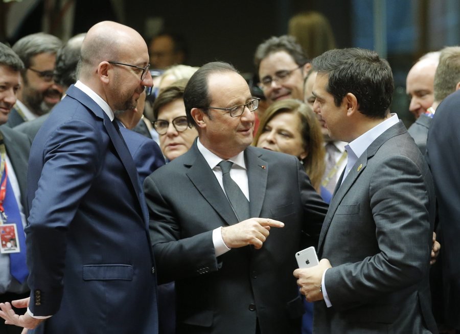 Τα γέλια του Τσίπρα με Μέρκελ και Γιούνκερ πριν τη Σύνοδο Κορυφής [εικόνες] | iefimerida.gr 5
