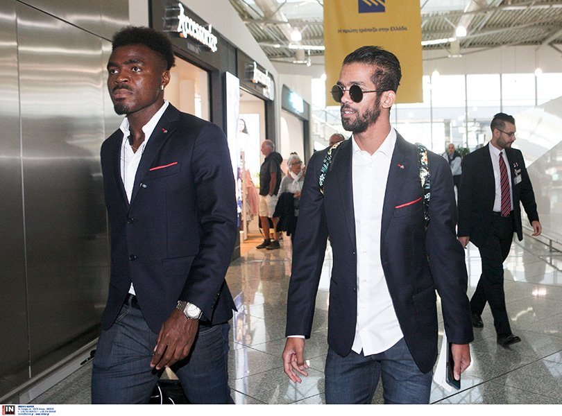 Ο OLYMPIACOS FC αναχώρησε για Τορίνο με την νέα semi–formal ενδυμασία της σεζόν 2017/2018 | iefimerida.gr 2
