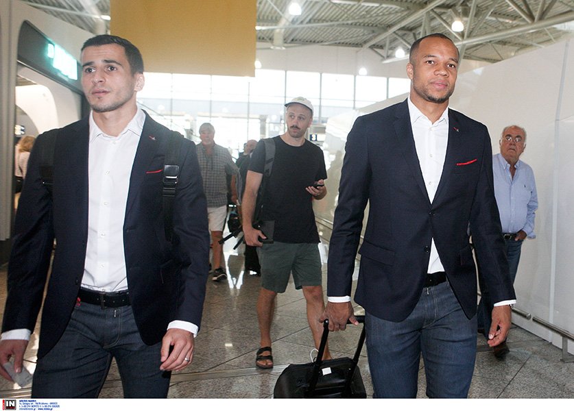 Ο OLYMPIACOS FC αναχώρησε για Τορίνο με την νέα semi–formal ενδυμασία της σεζόν 2017/2018 | iefimerida.gr 9