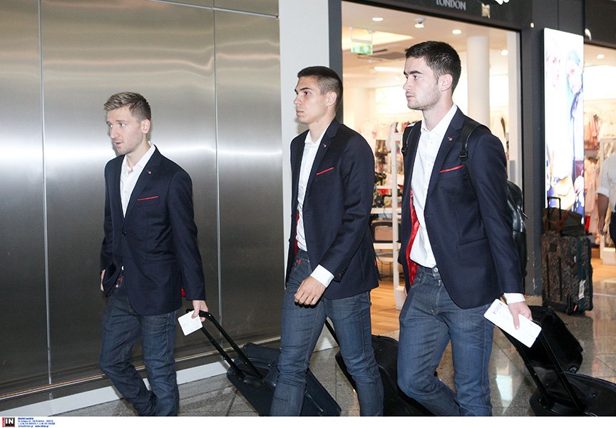 Ο OLYMPIACOS FC αναχώρησε για Τορίνο με την νέα semi–formal ενδυμασία της σεζόν 2017/2018 | iefimerida.gr 11