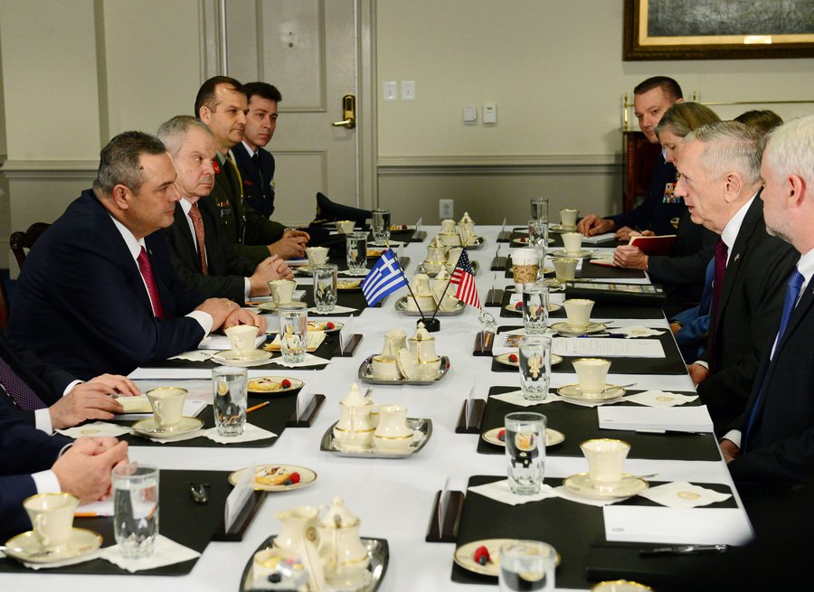Ο Καμμένος συζήτησε με τον Αμερικανό υπ. Αμυνας επέκταση της βάσης της Σούδας | iefimerida.gr 2