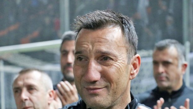 Λύγισαν οι πάντες: Συγκίνηση στο φιλικό προς τιμήν του σπουδαίου Ευγένιου Γκέραρντ [εικόνες] | iefimerida.gr 2