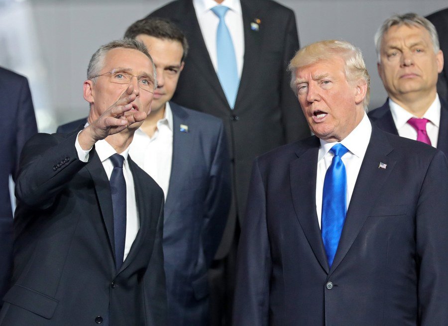 Στις Βρυξέλλες ο Τσίπρας -Συνάντησε τον Τραμπ στη Σύνοδο του ΝΑΤΟ [εικόνες] | iefimerida.gr 1