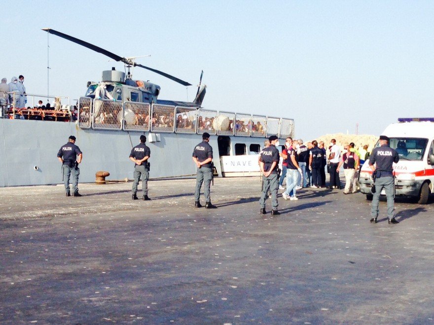 Νέα τραγωδία στη Λαμπεντούζα: Τρία ναυάγια με νεκρούς μετανάστες μέσα σε τρεις ημέρες [εικόνες] | iefimerida.gr 1