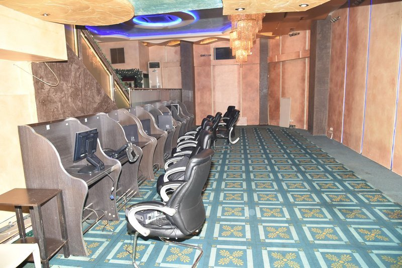 Λουκέτο σε «ναό» του παράνομου τζόγου στην Αττική – Τέσσερις συλλήψεις [εικόνες] | iefimerida.gr 0