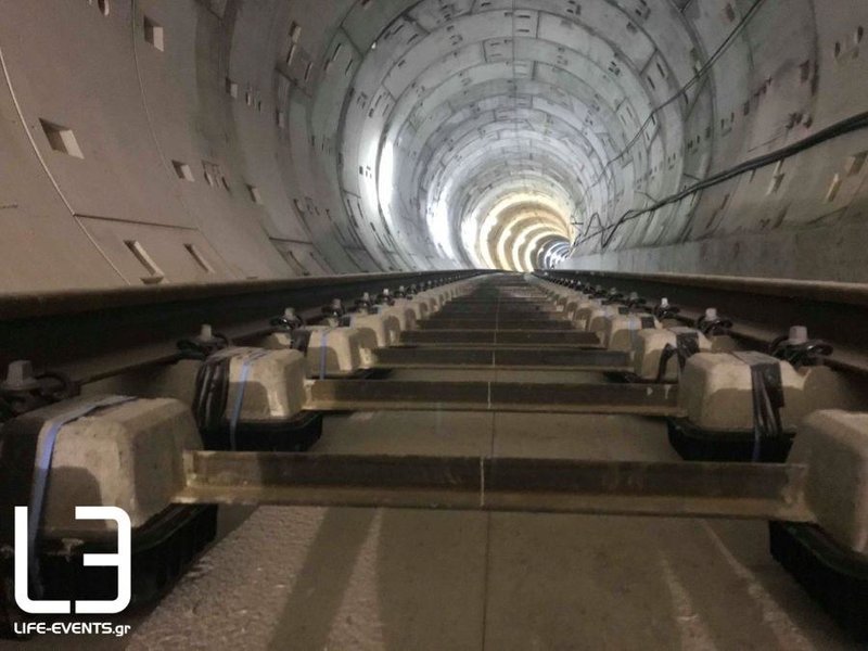 Στρώνουν ράγες στο μετρό Θεσσαλονίκης [εικόνες & βίντεο] | iefimerida.gr 1