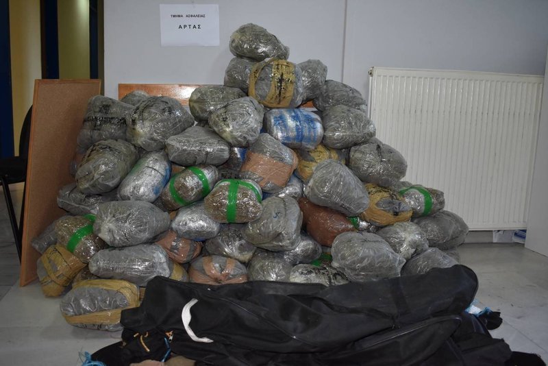 Μεγάλη ποσότητα χασίς κατασχέθηκε στην Ηπειρο -Εντοπίστηκε σε αυτοκίνητο | iefimerida.gr 2