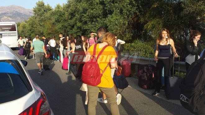 Παραλίγο τραγωδία στην Πάτρα: Φωτιά σε λεωφορείο που μετέφερε μαθητές Λυκείου Γλυφάδας [εικόνες & βίντεο] | iefimerida.gr 2