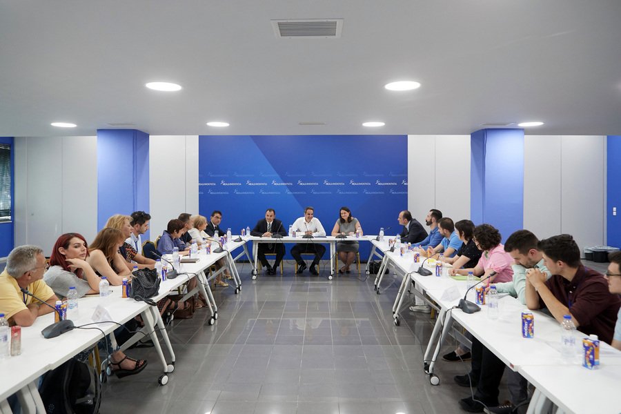 Ο Κυριάκος Μητσοτάκης συναντήθηκε με εκπροσώπους ΛΟΑΤΚΙ οργανώσεων [εικόνες] | iefimerida.gr 0