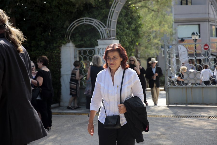 Το τελευταίο «αντίο» στον μεγάλο συγγραφέα Κώστα Μουρσελά [εικόνες] | iefimerida.gr 7