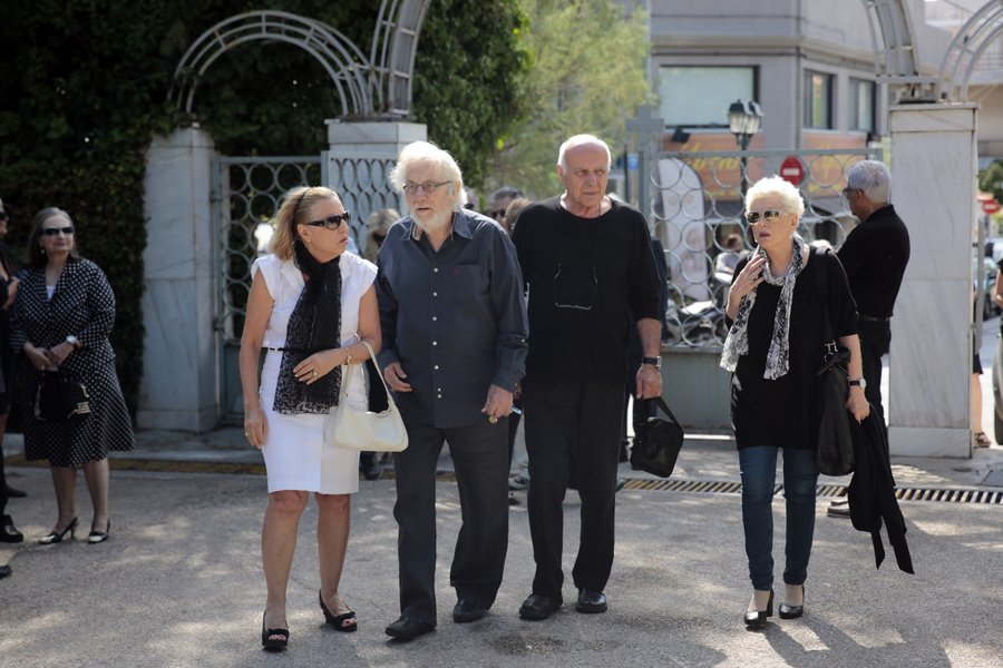 Το τελευταίο «αντίο» στον μεγάλο συγγραφέα Κώστα Μουρσελά [εικόνες] | iefimerida.gr 5