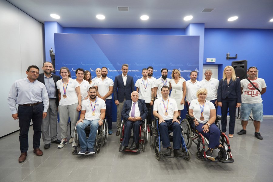 Ο Κυριάκος Μητσοτάκης υποδέχτηκε τους παγκόσμιους πρωταθλητές στίβου ΑμεΑ [εικόνες]  | iefimerida.gr 1