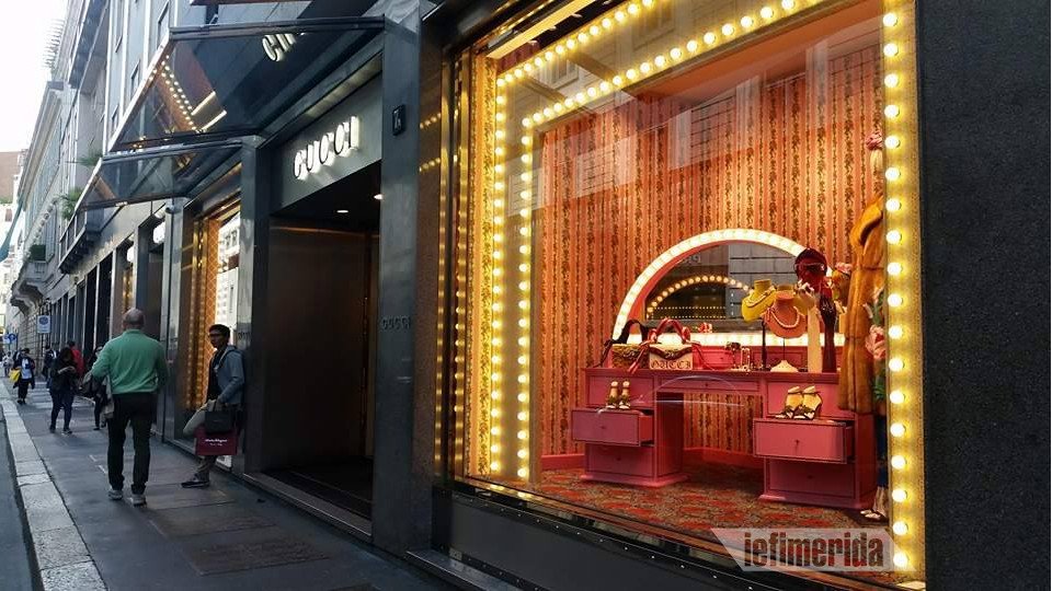 Το iefimerida στη Via Monte Napoleone: Οίκοι μόδας και αυτοκίνητα εκατομμυρίων [εικόνες] | iefimerida.gr 0