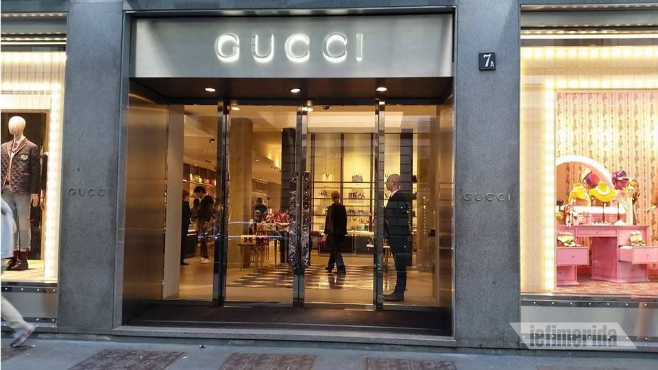 Το iefimerida στη Via Monte Napoleone: Οίκοι μόδας και αυτοκίνητα εκατομμυρίων [εικόνες] | iefimerida.gr 7