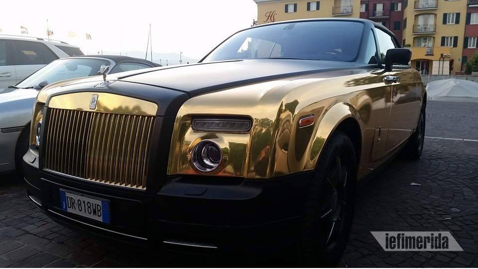 Το iefimerida στη Via Monte Napoleone: Οίκοι μόδας και αυτοκίνητα εκατομμυρίων [εικόνες] | iefimerida.gr 10