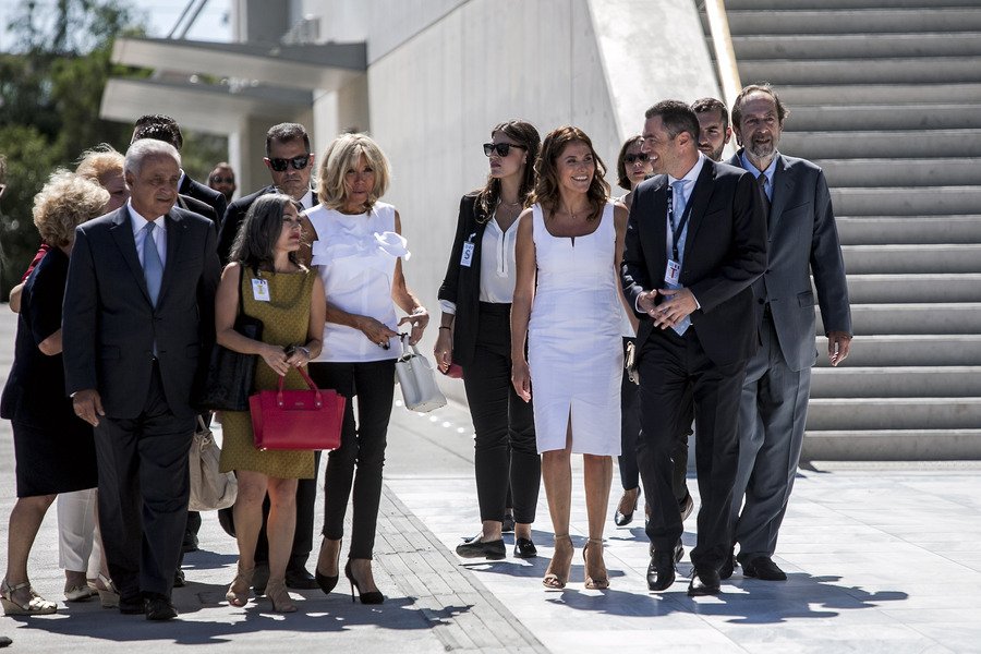 Κομψή Περιστέρα στα λευκά, μαζί με την Μπριζίτ στο «Σταύρος Νιάρχος» [εικόνες] | iefimerida.gr 9