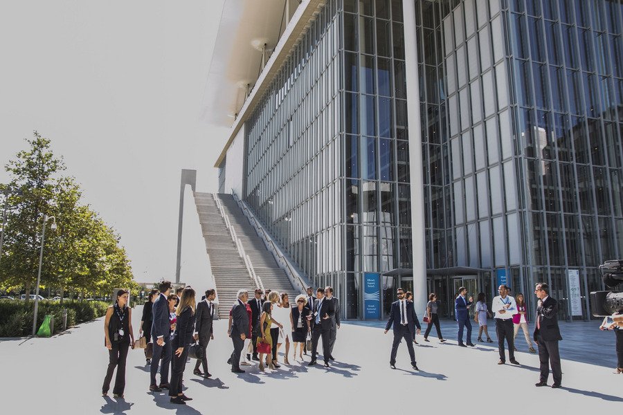 Κομψή Περιστέρα στα λευκά, μαζί με την Μπριζίτ στο «Σταύρος Νιάρχος» [εικόνες] | iefimerida.gr 6